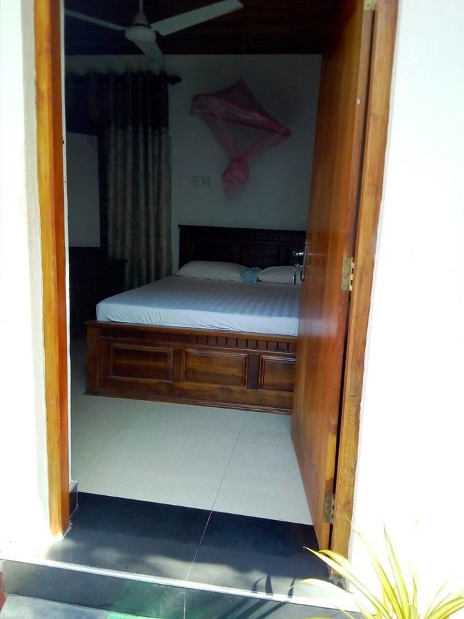 Nethmi Rooms Negombo Exterior photo