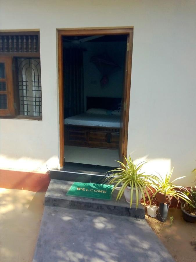 Nethmi Rooms Negombo Exterior photo